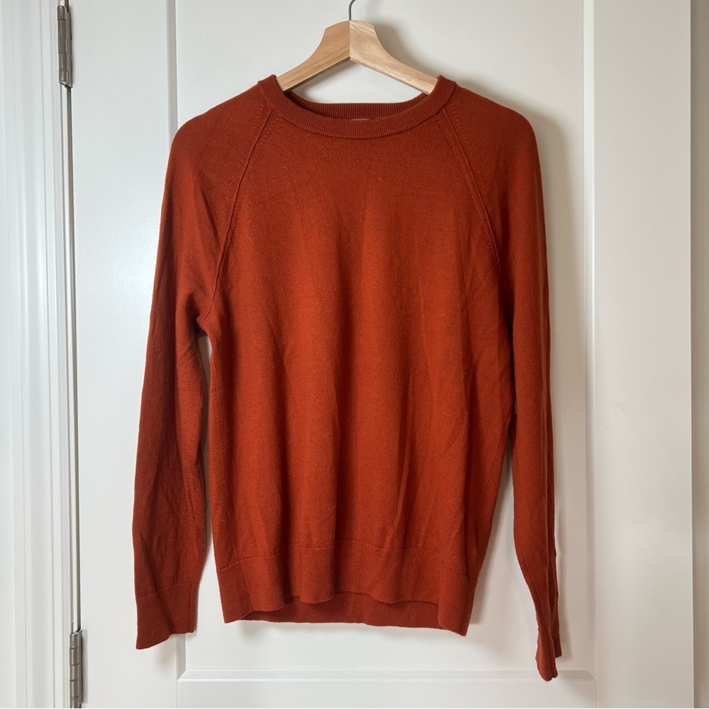Banana Republic 100% Italian Merino Wool Pullover Sweater in Reddish Orange 🍁